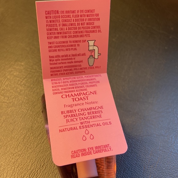 🆕 🥂 CHAMPAGNE TOAST - Candle & 6 Wallflowers Bundle Bath & Body Works Refills - Picture 5 of 15
